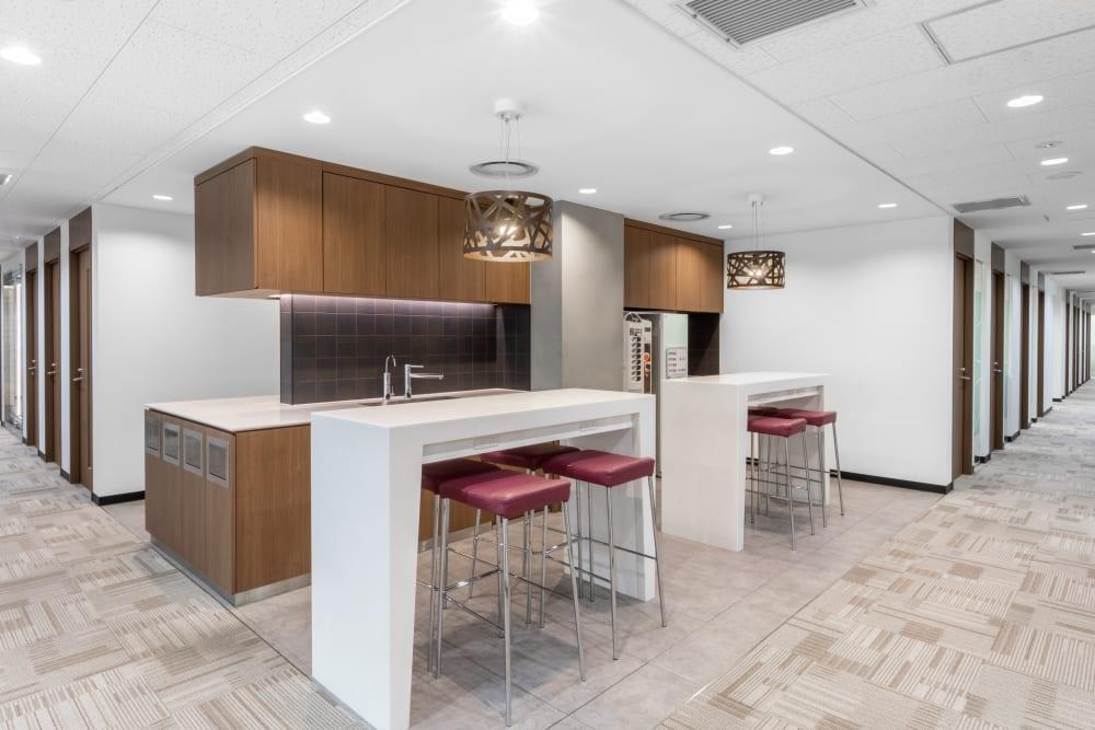 TOKYO, Marunouchi Shin Kokusai Building office space - View 5 in Chiyoda City - internet, office_cleaning, breakout_areas