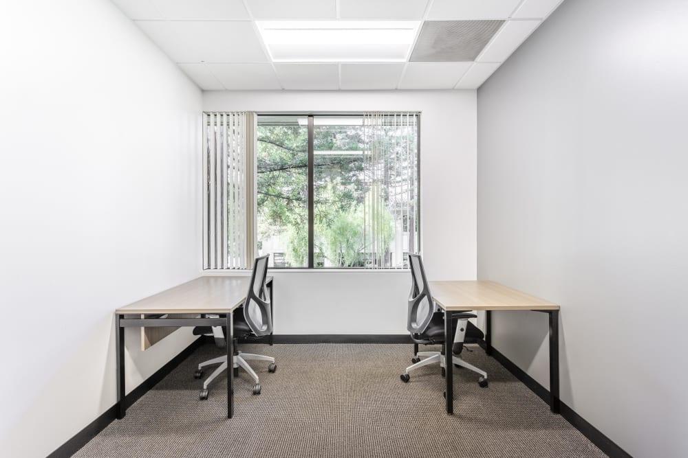 CA, Palo Alto - Embarcadero Place - Photo 5 CA, Palo Alto - Embarcadero Place office space - View 5 in Palo Alto - internet, office_cleaning, breakout_areas