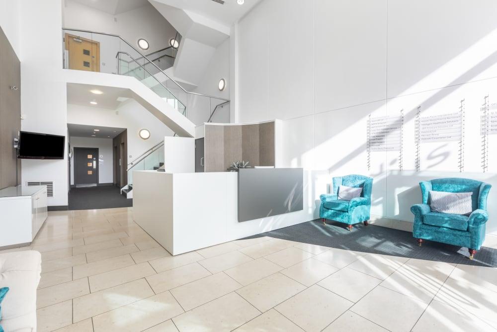 REIGATE, London Road - Photo 3 REIGATE, London Road office space - View 3 in Reigate - internet, office_cleaning, breakout_areas