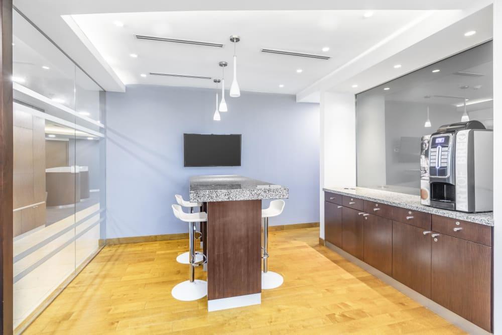 PANAMA, Panama City, Financial Park Tower, Costa Del Este office space - View 3 in Texas - internet, office_cleaning, breakout_areas