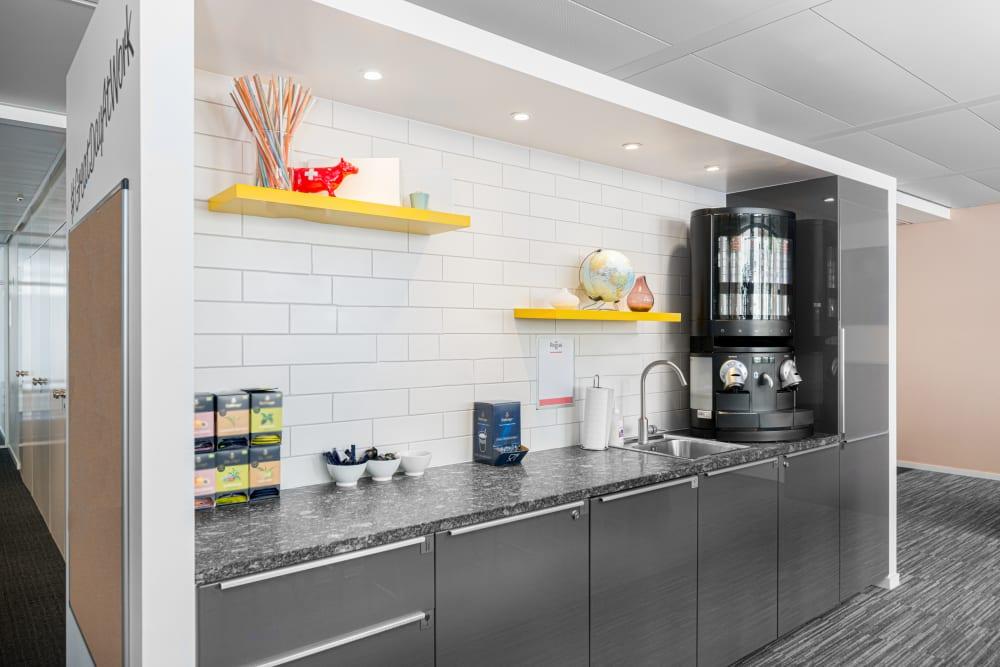 Rhone 8 - Photo 4 Rhone 8 office space - View 4 in Genève - internet, office_cleaning, breakout_areas