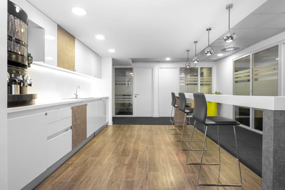 MADRID, Cuzco - Photo 4 MADRID, Cuzco office space - View 4 in Madrid - internet, office_cleaning, breakout_areas