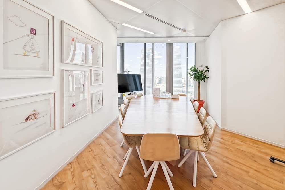 SHANGHAI, Spaces Shanghai Tower office space - View 6 in Pu Dong Xin Qu - internet, office_cleaning, breakout_areas
