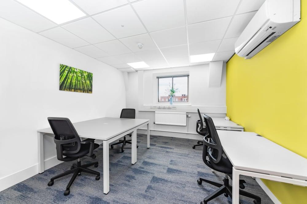 SALISBURY, Guildhall Square - Photo 4 SALISBURY, Guildhall Square office space - View 4 in Salisbury - internet, office_cleaning, breakout_areas