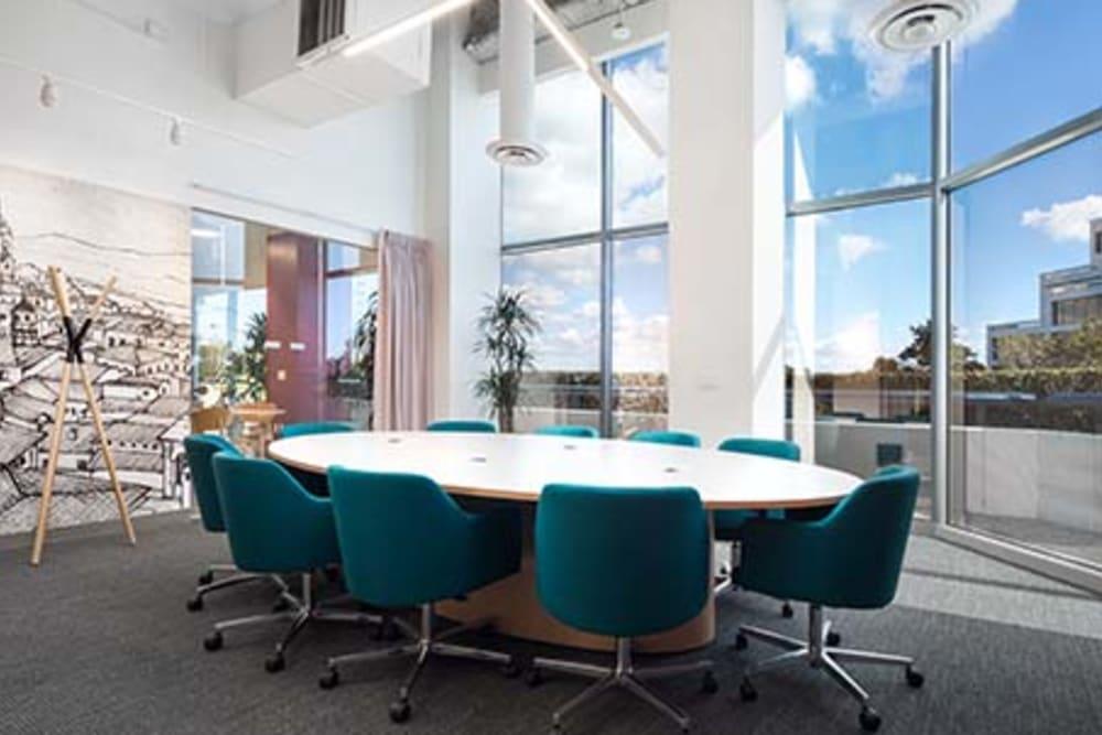 La Jolla Center I - Photo 5 La Jolla Center I office space - View 5 in San Diego - internet, office_cleaning, breakout_areas