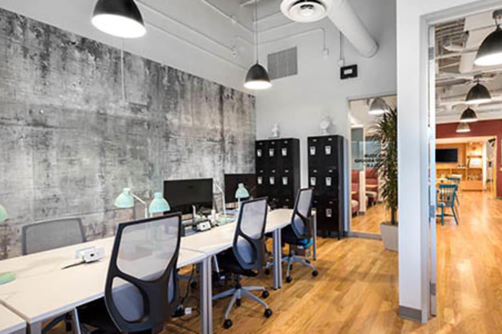 La Jolla Center I - Photo 6 La Jolla Center I office space - View 6 in San Diego - internet, office_cleaning, breakout_areas