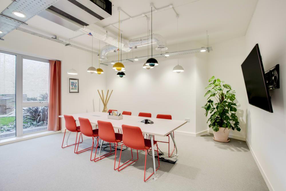 GUILDFORD, Station View - Photo 6 GUILDFORD, Station View office space - View 6 in Guildford - internet, office_cleaning, breakout_areas