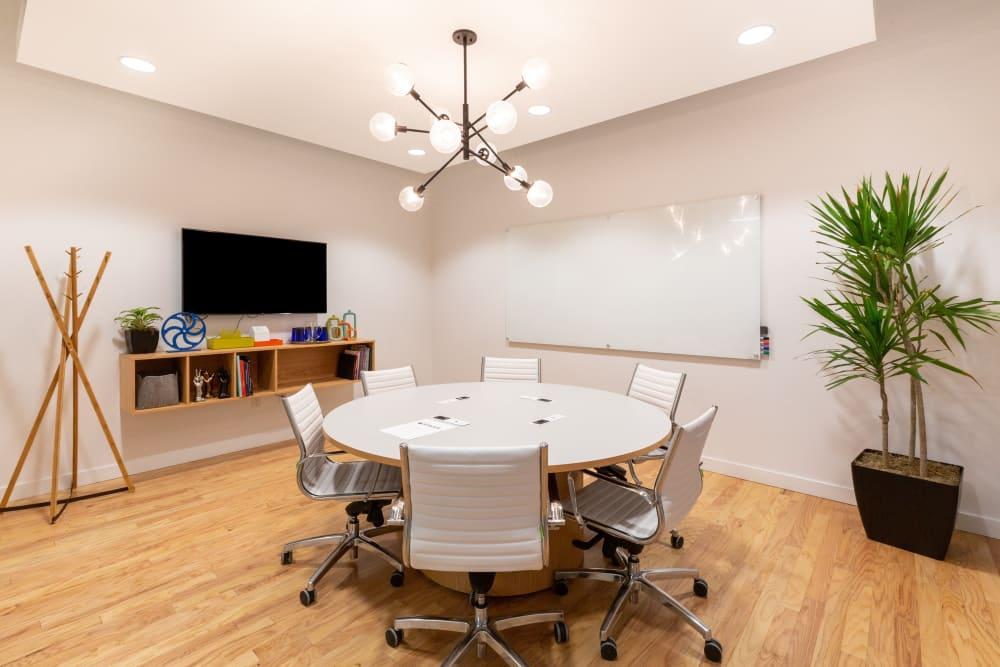 QC, Montreal - Spaces Mile End - Photo 3 QC, Montreal - Spaces Mile End office space - View 3 in Montréal - internet, office_cleaning, breakout_areas