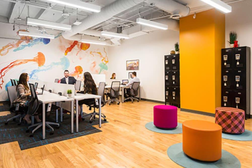 One Renaissance Tower - Photo 4 One Renaissance Tower office space - View 4 in Phoenix - internet, office_cleaning, breakout_areas