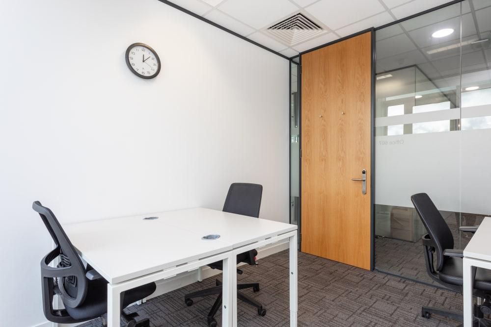 REDHILL, Kingsgate House - Photo 4 REDHILL, Kingsgate House office space - View 4 in Redhill - internet, office_cleaning, breakout_areas