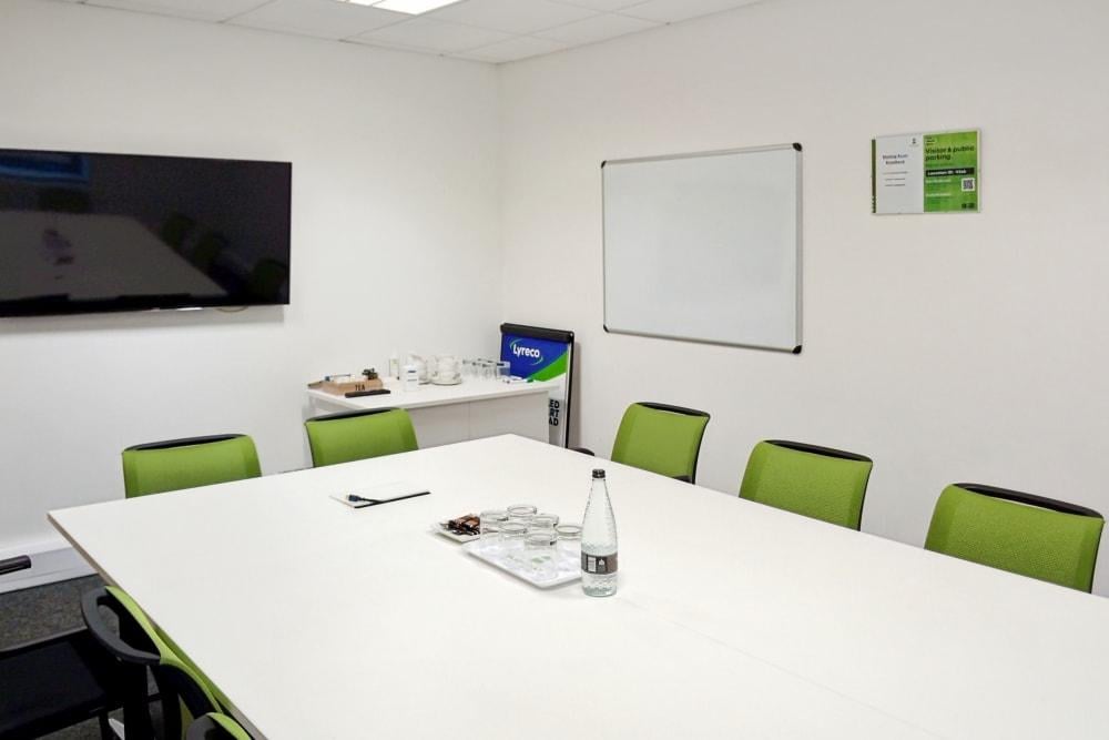 EVESHAM, Vale Park - Photo 3 EVESHAM, Vale Park office space - View 3 in Evesham - internet, office_cleaning, breakout_areas