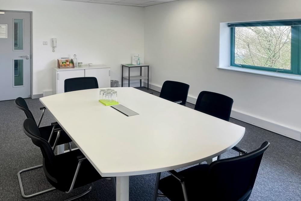 HAVANT, Harts Farm Way - Office space in Havant