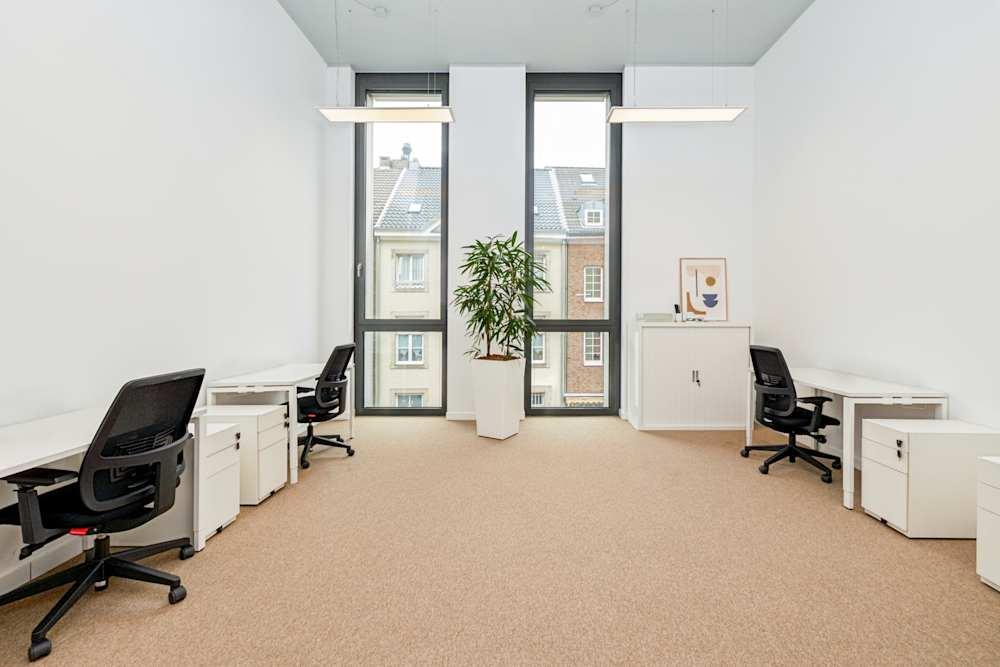 DUSSELDORF, Spaces Andreas Quartier office space - View 2 in Düsseldorf - internet, office_cleaning, breakout_areas