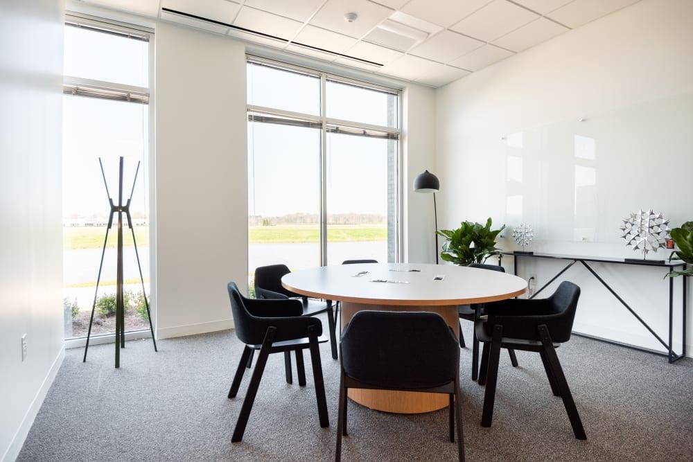 AL, Huntsville - Spaces Redstone Arsenal office space - View 4 in Huntsville - internet, office_cleaning, breakout_areas