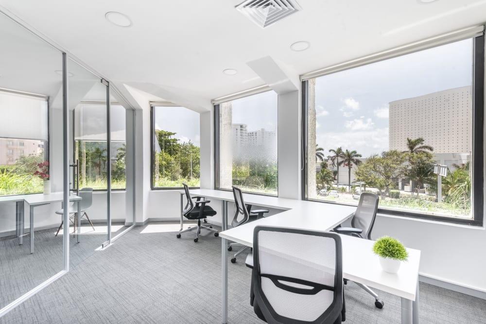 CANCUN, Regus Convention Center office space - View 3 in Cancún - internet, office_cleaning, breakout_areas