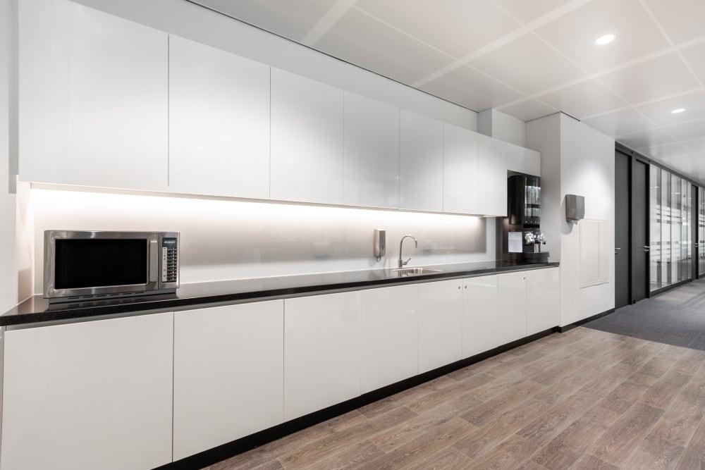 Amsterdam, Atrium office space - View 6 in Amsterdam - internet, office_cleaning, breakout_areas