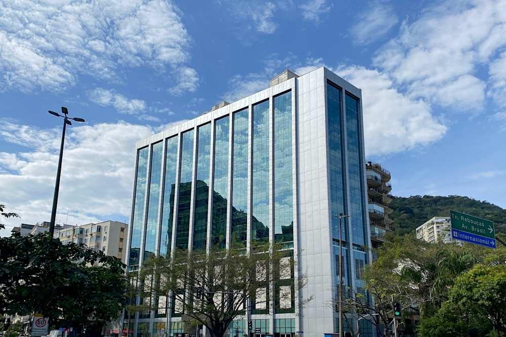 Edifício Lagoa Corporate - Photo 5 Edifício Lagoa Corporate office space - View 5 in Lagoa - internet, office_cleaning, breakout_areas