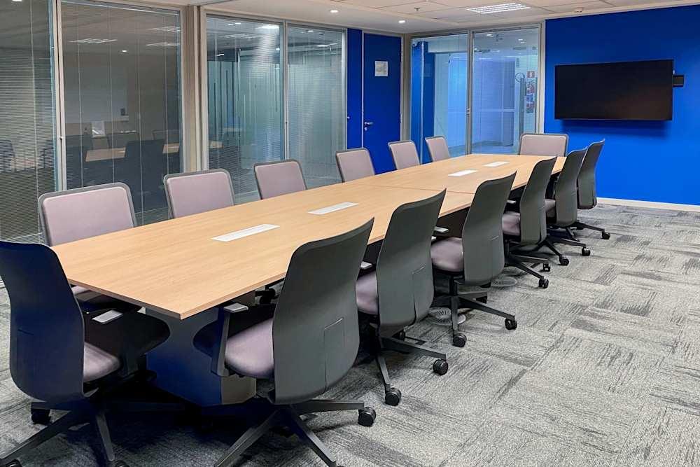 Edifício Lagoa Corporate - Photo 2 Edifício Lagoa Corporate office space - View 2 in Lagoa - internet, office_cleaning, breakout_areas