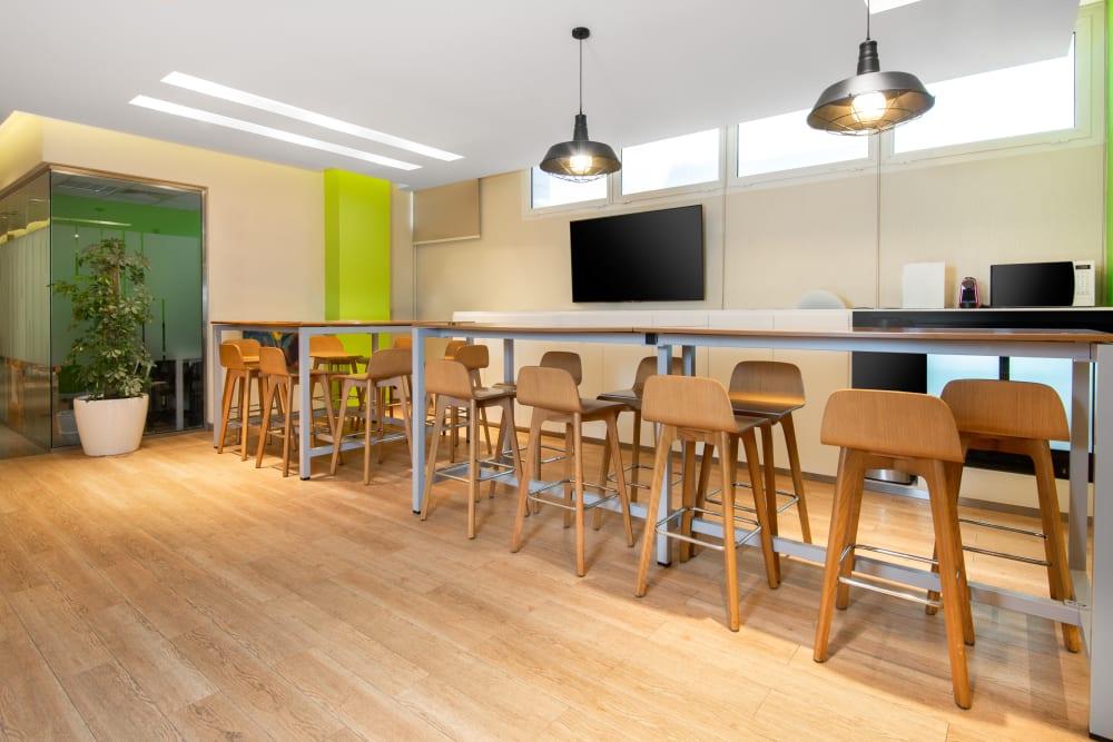 RIYADH, AL NAKHEEL office space - View 2 in Riyadh - internet, office_cleaning, breakout_areas