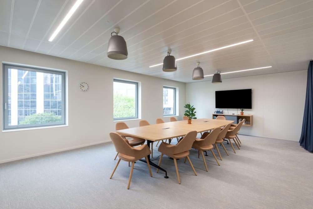 LA DEFENSE, Cours Valmy - Photo 2 LA DEFENSE, Cours Valmy office space - View 2 in Puteaux - internet, office_cleaning, breakout_areas