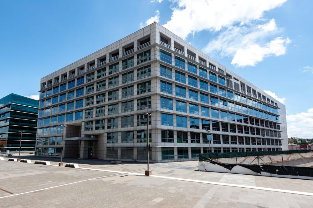 Viale Giorgio Ribotta 11 - Photo 5 Viale Giorgio Ribotta 11 office space - View 5 in Roma - internet, office_cleaning, breakout_areas