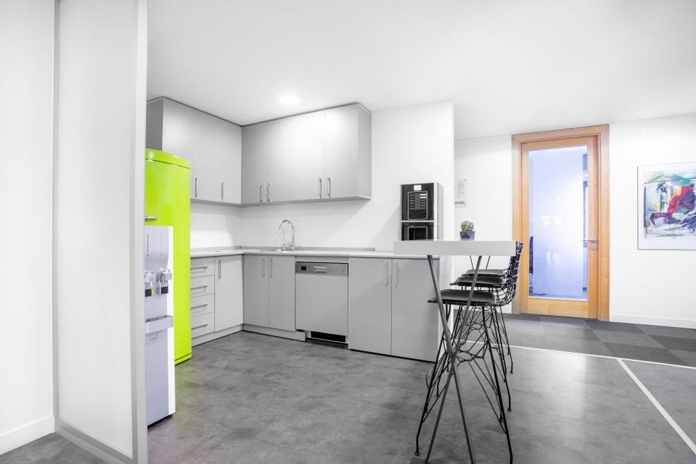 ISTANBUL, Palladium-TRY - Photo 3 ISTANBUL, Palladium-TRY office space - View 3 in Ataşehir - internet, office_cleaning, breakout_areas