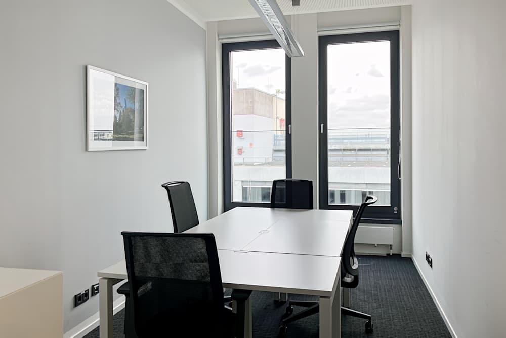 HAMBURG, Altona - Photo 3 HAMBURG, Altona office space - View 3 in Hamburg - internet, office_cleaning, breakout_areas