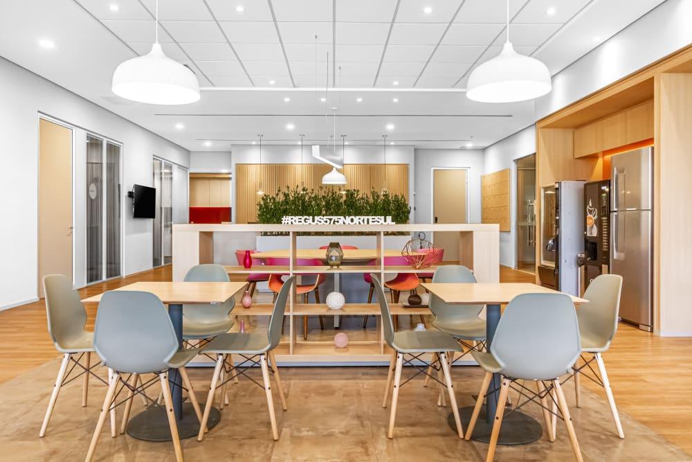 CAMPINAS, Cambui 575 Norte Sul office space - View 2 in Nova Campinas - internet, office_cleaning, breakout_areas