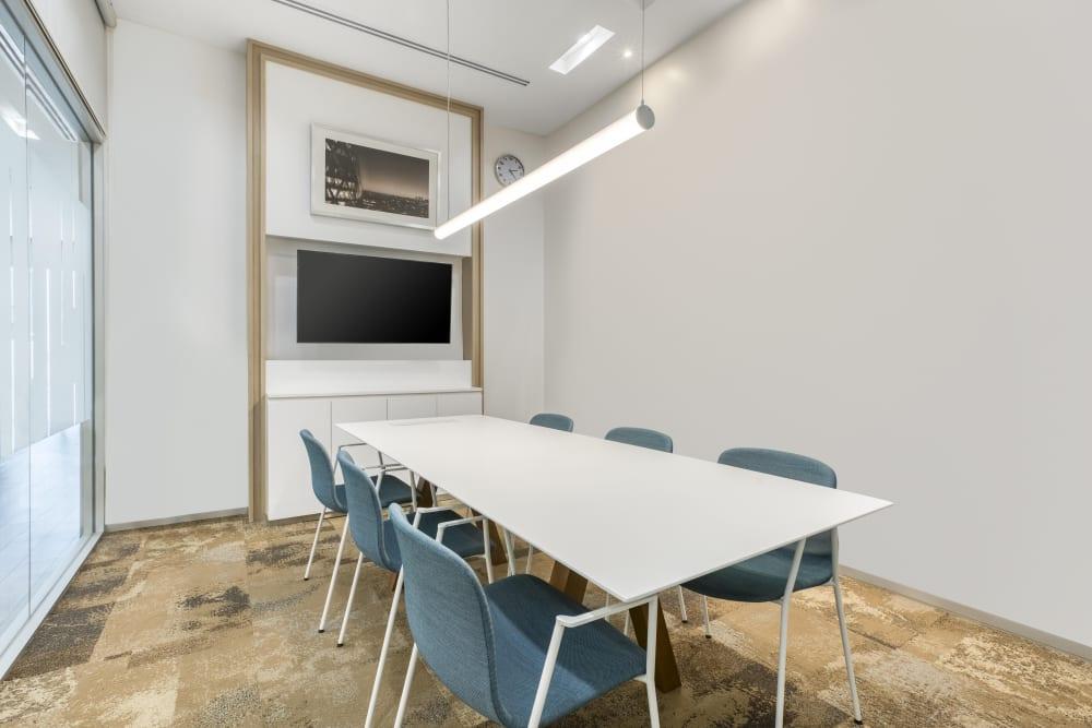 BANGKOK, Regus Singha Complex office space - View 5 in Khet Huai Khwang - internet, office_cleaning, breakout_areas