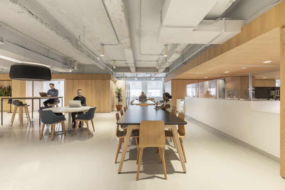 NY, New York City - Spaces Chrysler Building office space - View 4 in New York - internet, office_cleaning, breakout_areas