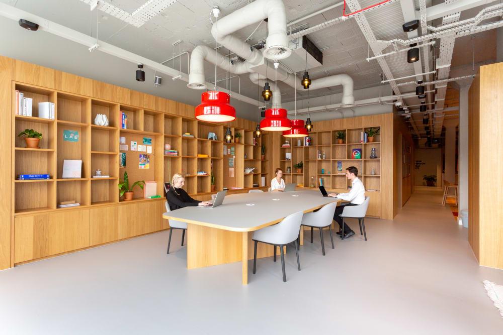 WOKING, Spaces, Woking One office space - View 5 in Woking - internet, office_cleaning, breakout_areas