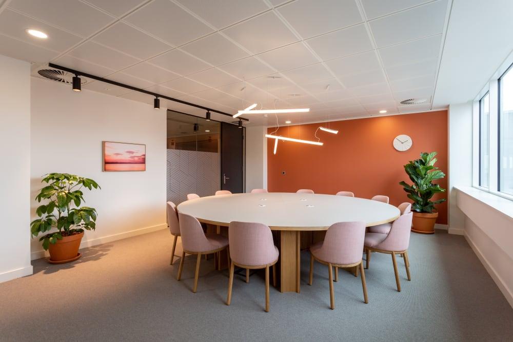 WOKING, Spaces, Woking One office space - View 6 in Woking - internet, office_cleaning, breakout_areas