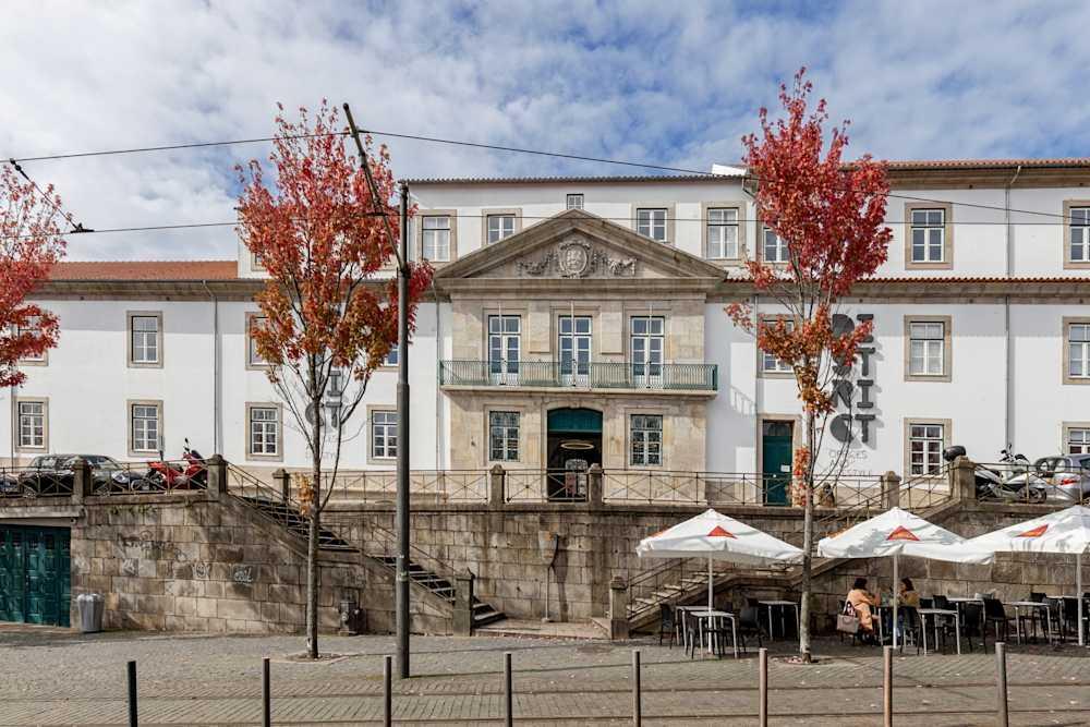 Regus Porto S. Bento office space - View 6 in Porto - internet, office_cleaning, breakout_areas