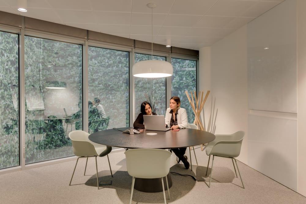 MADRID, Spaces Castellana office space - View 2 in Madrid - internet, office_cleaning, breakout_areas
