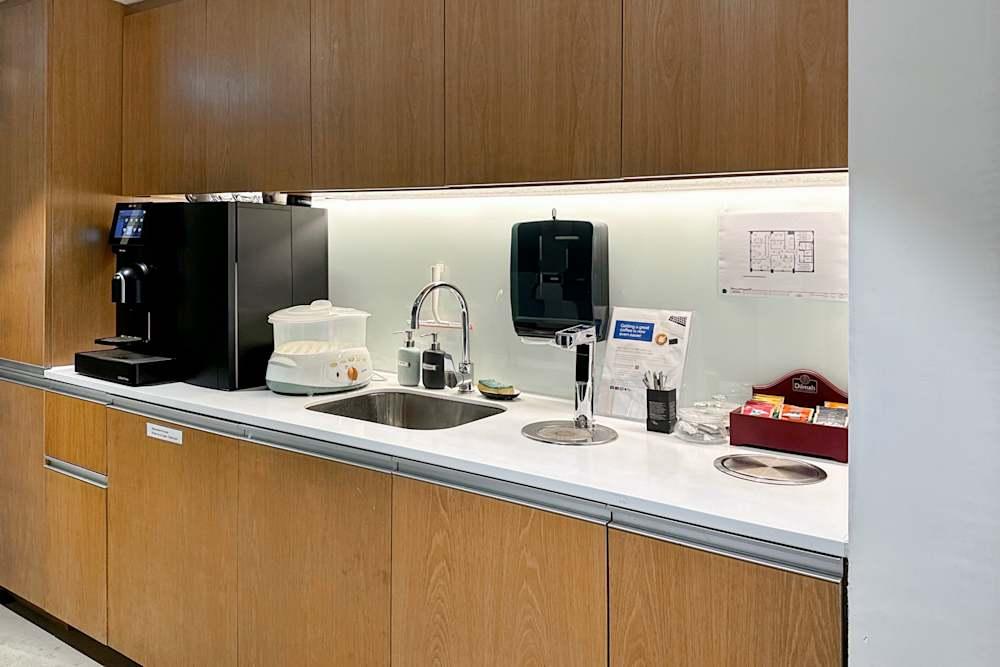 HONG KONG, Hennessy Road office space - View 4 in Hong Kong Island - internet, office_cleaning, breakout_areas