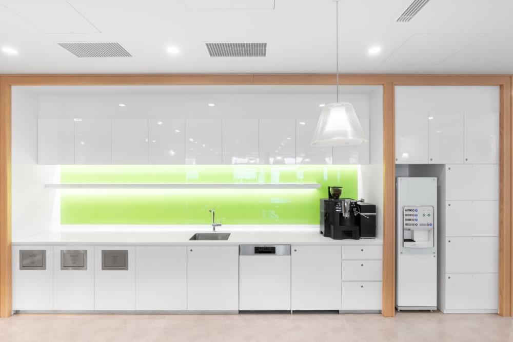 DaiyaGate office space - View 2 in Toshima City - internet, office_cleaning, breakout_areas