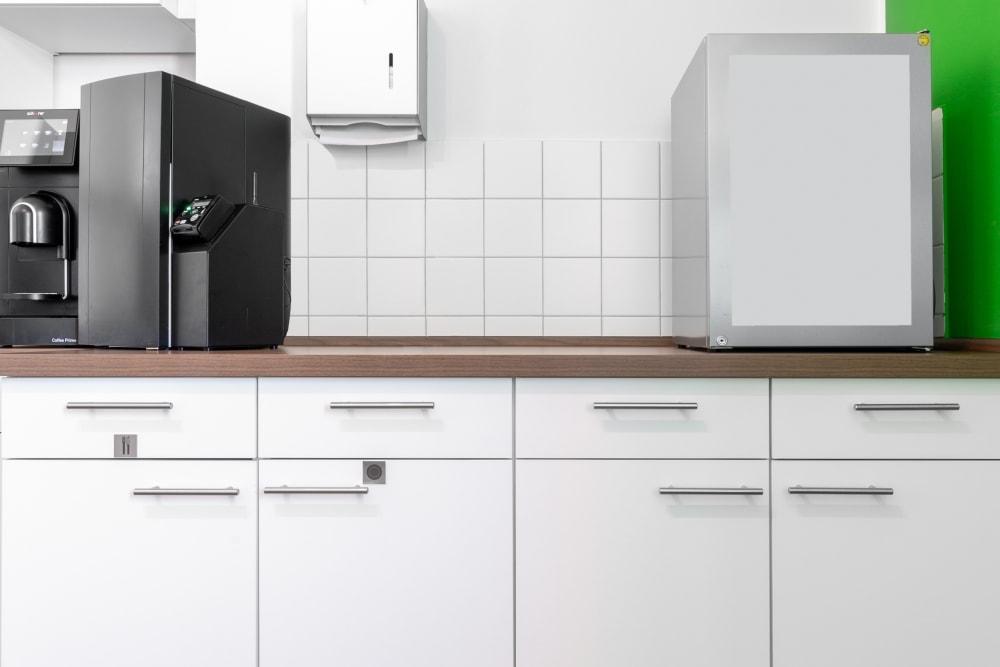 UNTERFÖHRING, HQ Feringastraße office space - View 2 in Unterföhring - internet, office_cleaning, breakout_areas