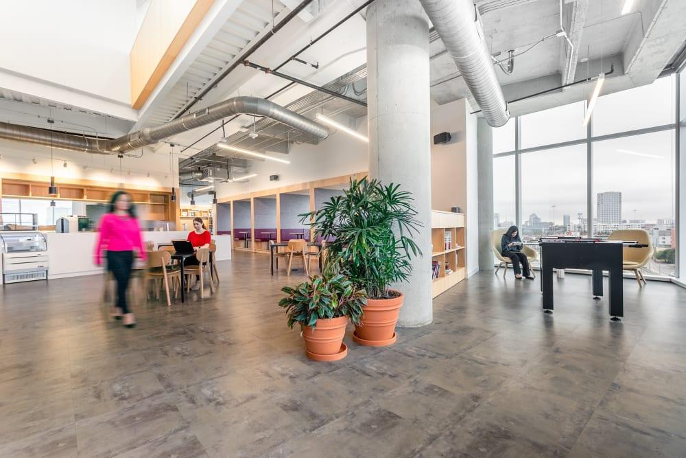 2550 Pacific Avenue office space - View 3 in Dallas - internet, office_cleaning, breakout_areas