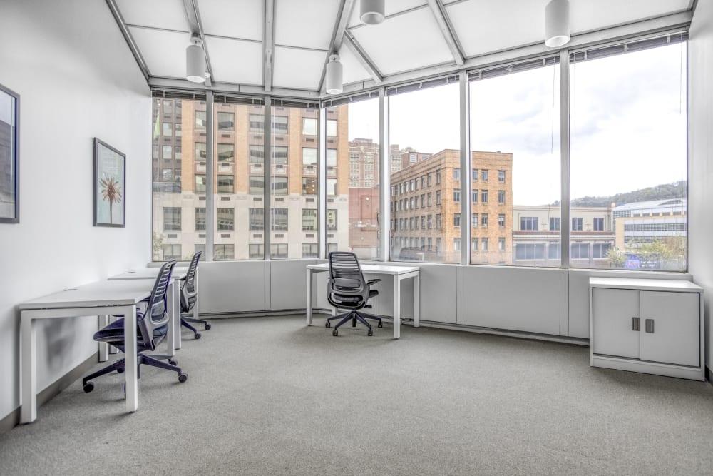 PA, Pittsburgh - Spaces One Oxford - Photo 6 PA, Pittsburgh - Spaces One Oxford office space - View 6 in Pittsburgh - internet, office_cleaning, breakout_areas