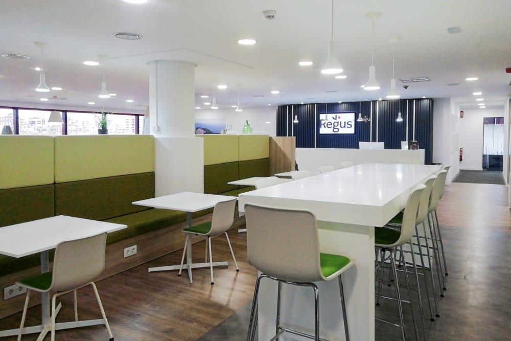 MURCIA, Avenida De Los Pinos office space - View 3 in Murcia - internet, office_cleaning, breakout_areas