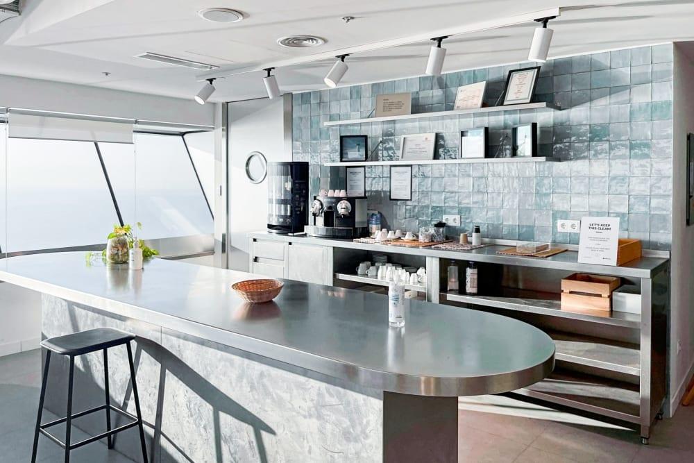 BARCELONA, SPACES TORRE MAPFRE office space - View 3 in Barcelona - internet, office_cleaning, breakout_areas