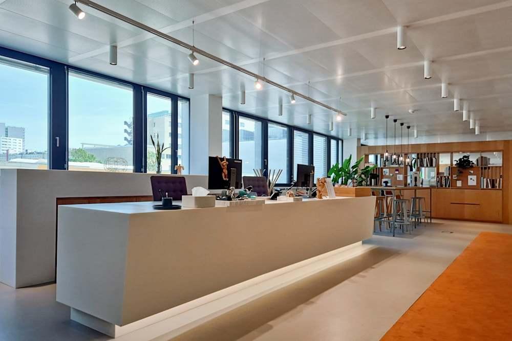VIENNA, Spaces Square One office space - View 2 in Wien - internet, office_cleaning, breakout_areas