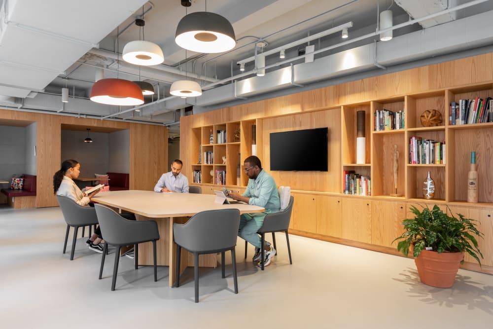 Penn Plaza - Photo 5 Penn Plaza office space - View 5 in New York - internet, office_cleaning, breakout_areas