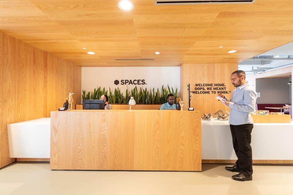 Penn Plaza - Photo 3 Penn Plaza office space - View 3 in New York - internet, office_cleaning, breakout_areas