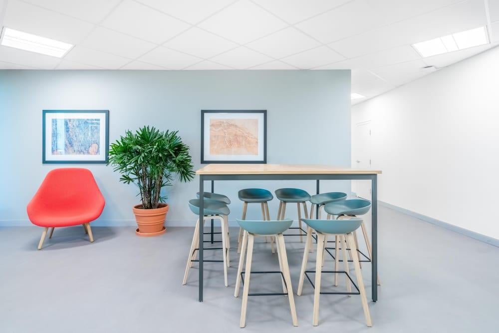 ON, Toronto - Spaces Bay Street office space - View 4 in Toronto - internet, office_cleaning, breakout_areas