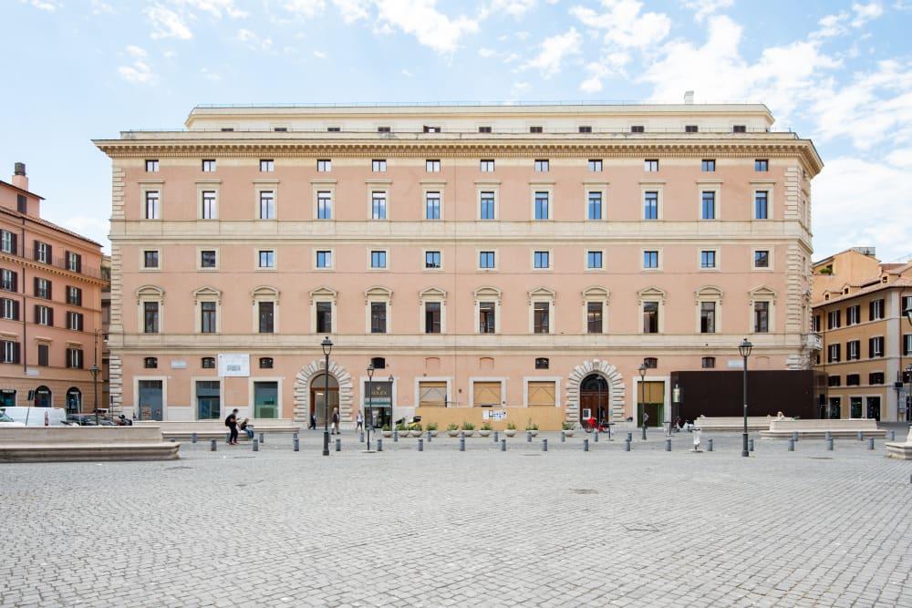 Piazza San Silvestro 8 - Photo 2 Piazza San Silvestro 8 office space - View 2 in Roma - internet, office_cleaning, breakout_areas