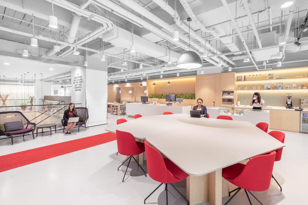 SINGAPORE, Spaces One Raffles Place office space - View 6 in Singapore - internet, office_cleaning, breakout_areas