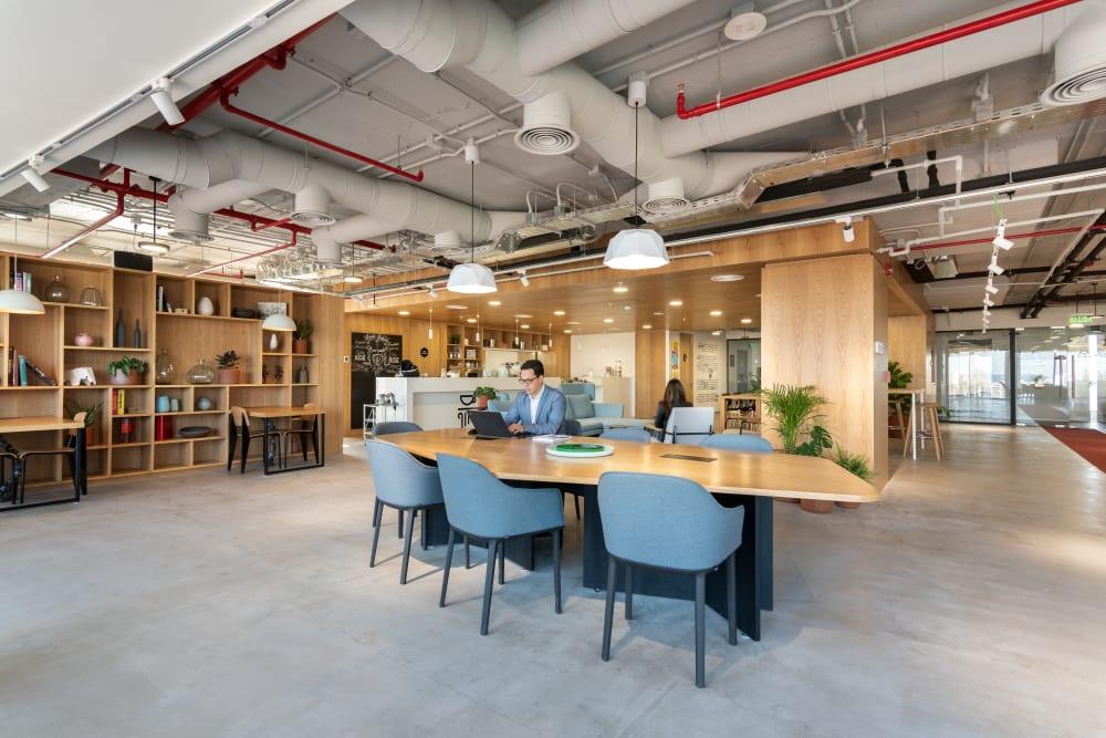 SANTIAGO DE CHILE, SPACES APOQUINDO - Photo 5 SANTIAGO DE CHILE, SPACES APOQUINDO office space - View 5 in Las Condes - internet, office_cleaning, breakout_areas