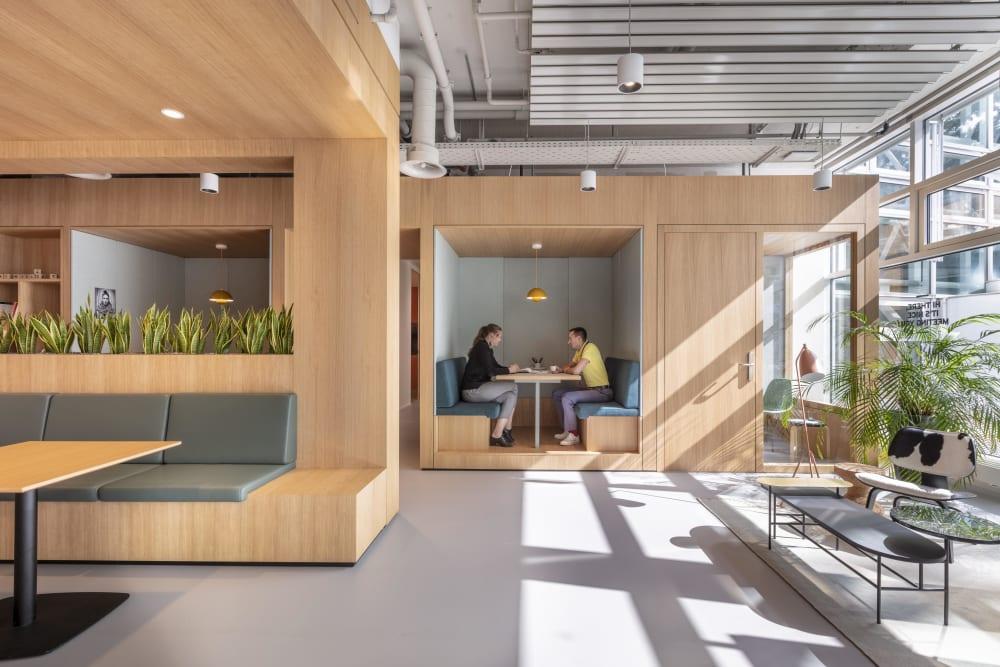 ZUG, Spaces Main Station office space - View 2 in Zug - internet, office_cleaning, breakout_areas