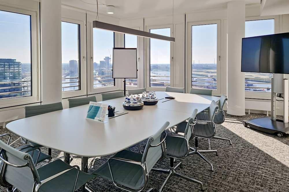 HAMBURG, SIGNATURE Hafencity - Photo 6 HAMBURG, SIGNATURE Hafencity office space - View 6 in Hamburg - internet, office_cleaning, breakout_areas